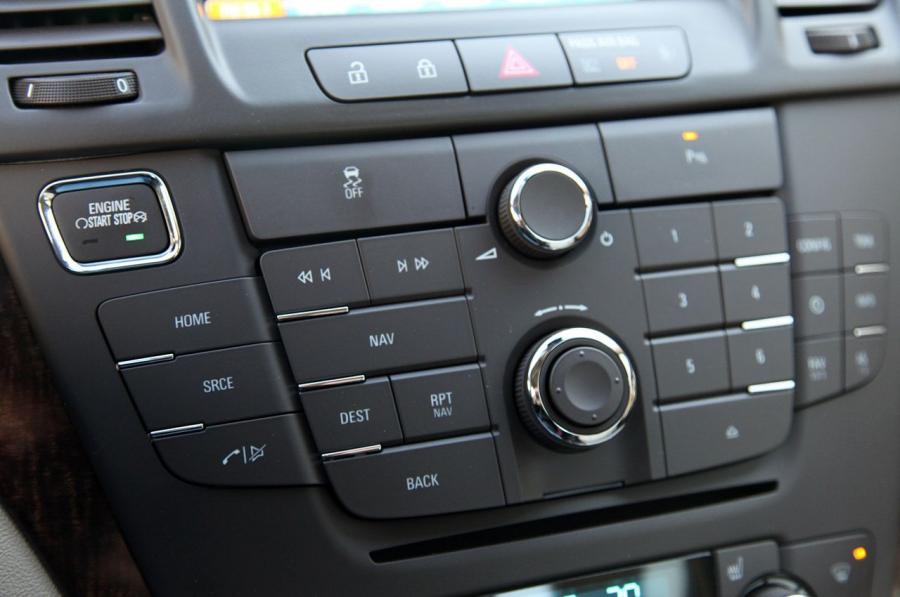  Buick Regal eAssist 2012 года  (фото 15 из 48)